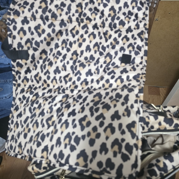 Itzy Ritzy Leopard Print Baby Bag - Picture 4 of 8